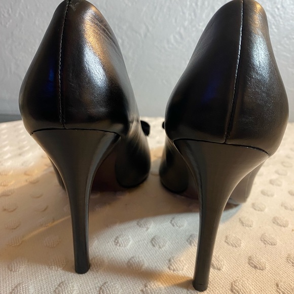 BROOKS BROTHERS Black Leather Spectator Pumps with Patent Leather Toe - Picture 14 of 16